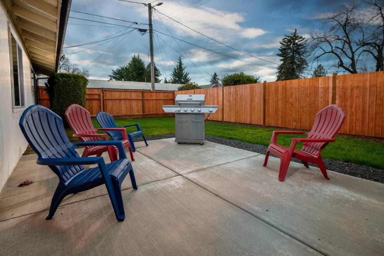 Walnut Bungalow West Hillsboro Exterior photo
